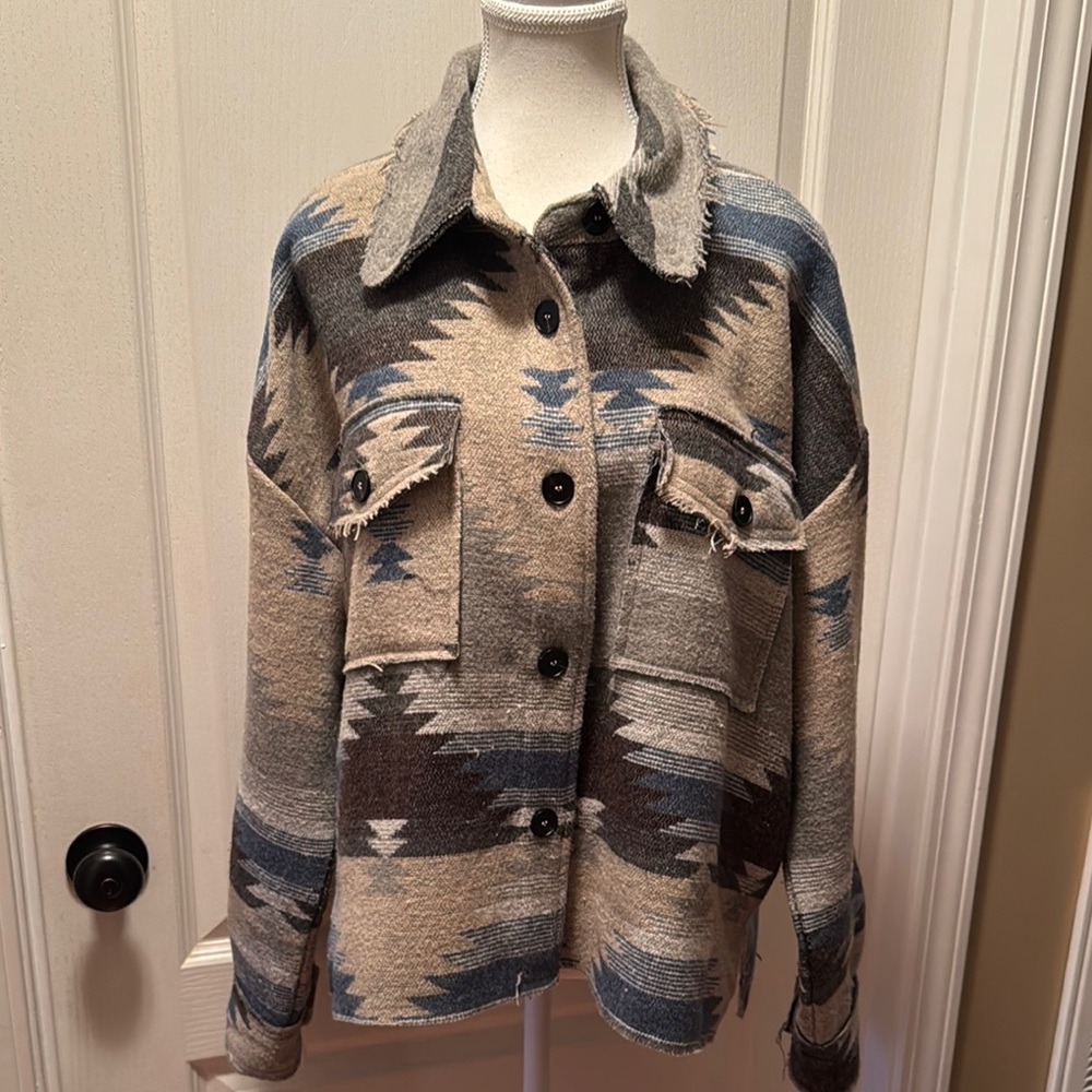 LA MIEL Gray and Blue Jacket with Southwestern Pattern